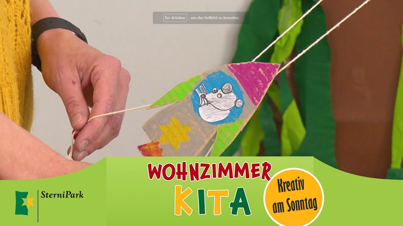 Familienspaß: Hannes lässt eine Rakete fliegen