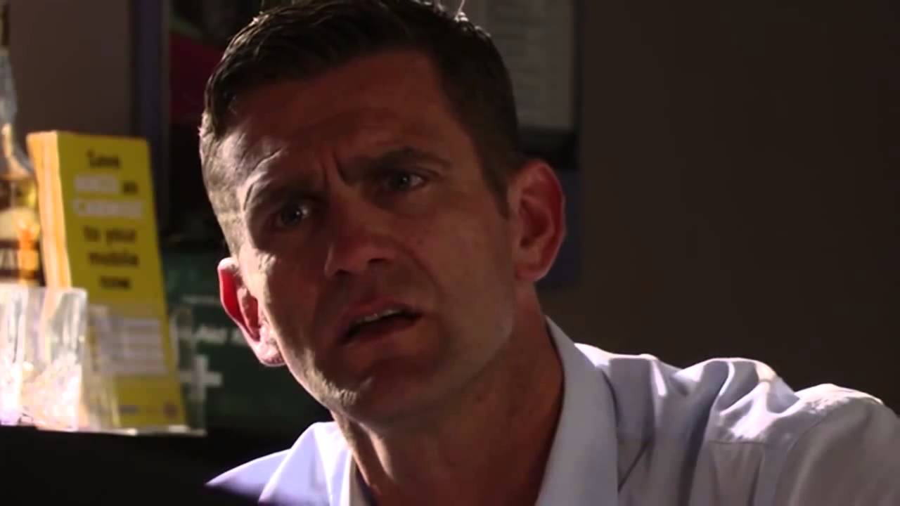 Michael Moon rage quitting at Jack Branning (2013)
