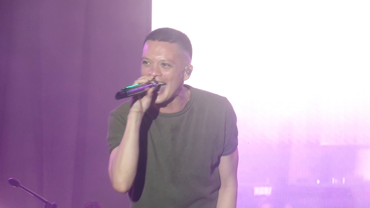 BAMBOO SANTA CLAUS IS COMING TO TOWN (AYALA MALLS SOLENAD  #AwakenTheSeason 111019)