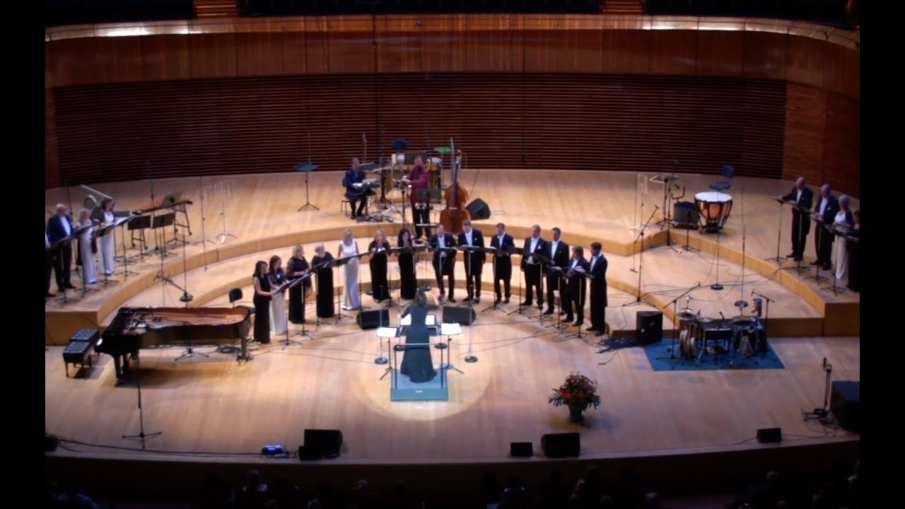 Aleksander Gabryś - «PrāṇāḥTron» (2015) for double-bass, 20 Singers & live-electronics