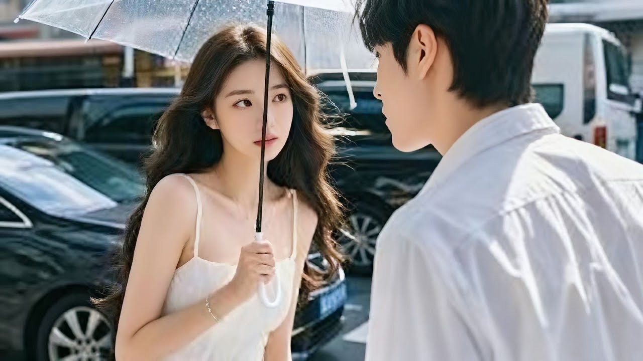 😘完整版：《月亮悄悄翻过来》双向暗恋的顶级误会！她因豪车自卑三年，他却为她放弃名校。#drama  #youtubeshorts
