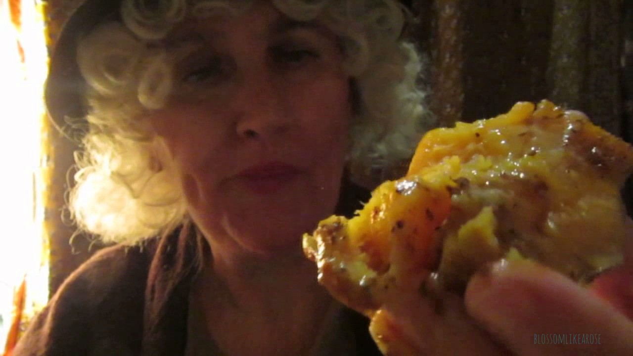 ASMR 100%WHISPERING+Lipstick+Eating Sweet Potato & butter & spices