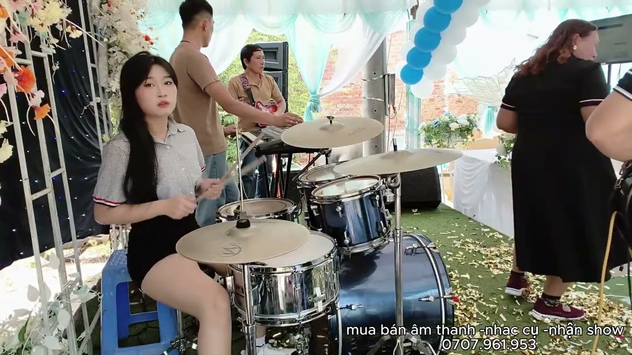 TA Y&Ecirc;U NHAU VỀ BU&Ocirc;N M&Ecirc; THUỘT ROCK HAY QU&Aacute; | NINI DRUM