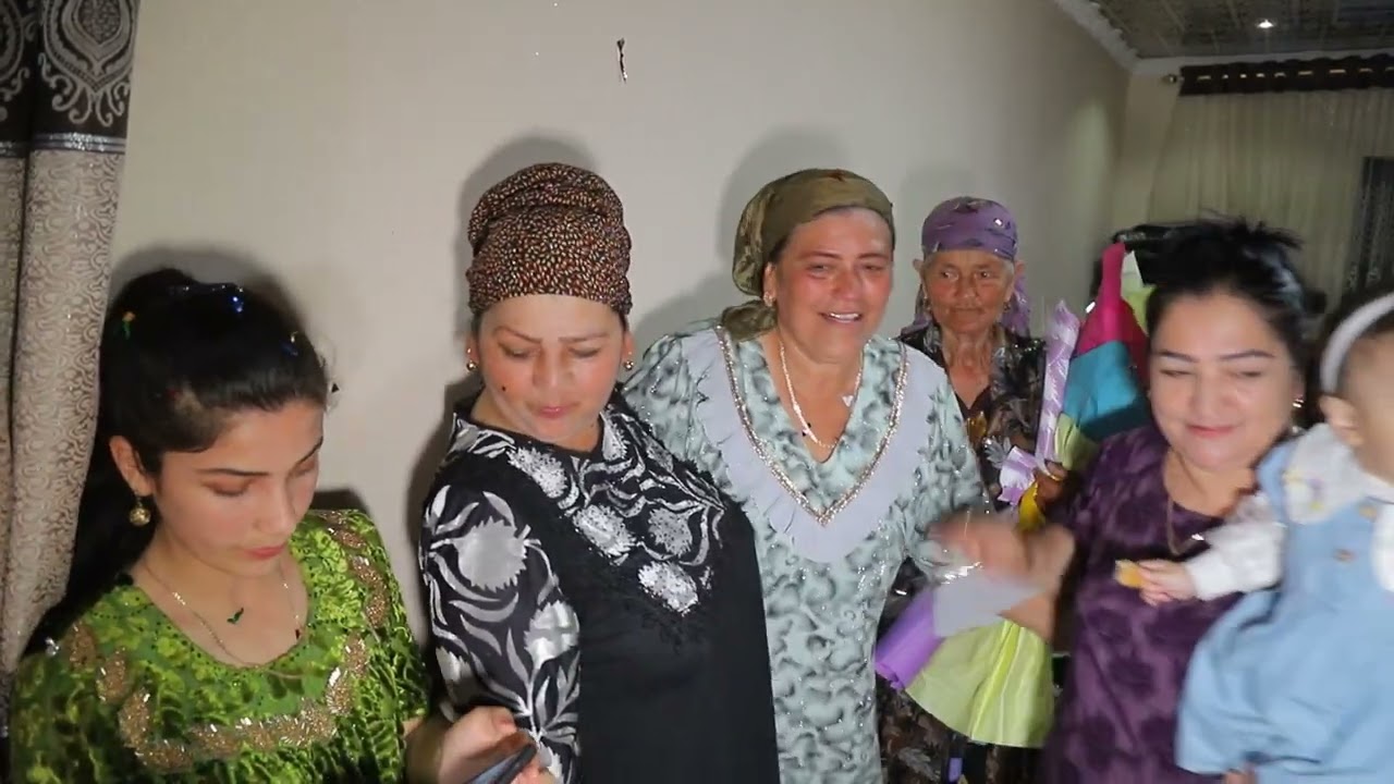 ONA UCHUN FARZANDLAR QANCHA QILSA HAM  OZDIR.TABRIK LOYIXASI DAVOM ETADI