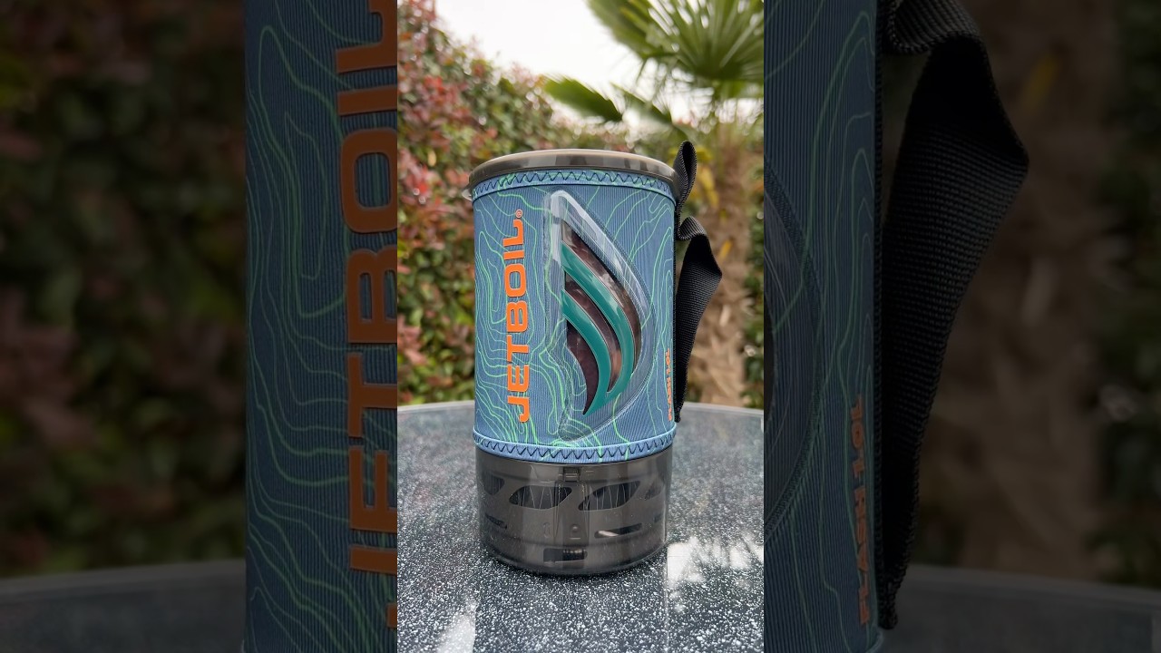 Preparing first coffee with the new Jetboil Flash 1 L #jetboil #coffee #overlanding #camping