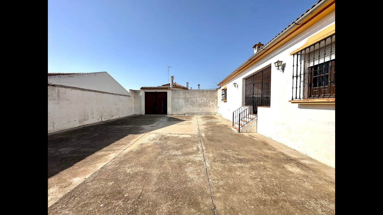 #Casa en planta baja de 3 dormitorios, 1 baño y amplio patio en #FuenteDePiedra (#Málaga)