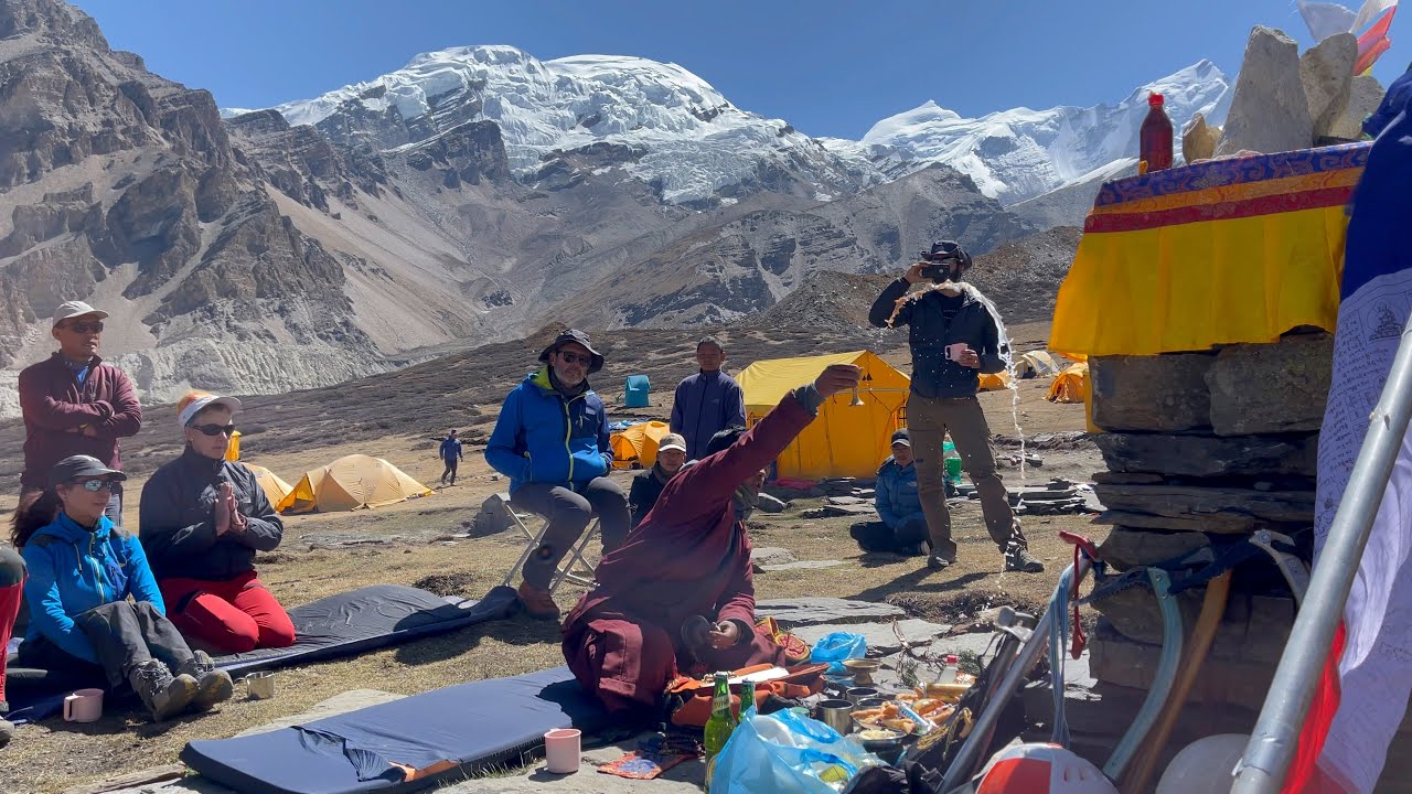 Trek Nar Phu - Ep 7 Tibetan Buddhist Puja ceremony at Himlung base camp - Nepal Annapurna area