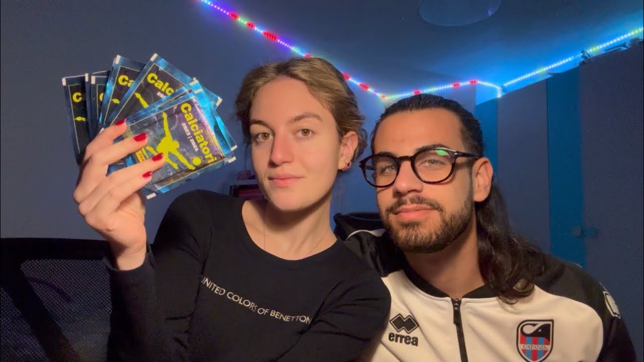 PARLIAMO DI CALCIO ⚽️ figurine dei calciatori (asmr ita col mio ragazzo)