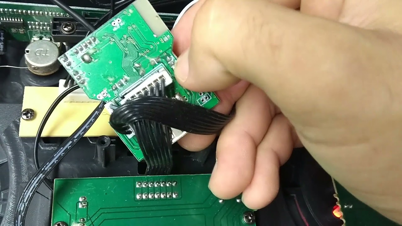 Caixa Amvox ACA1001 caiu e depois parou de funcionar. instalando placa USB para ressuscita-la
