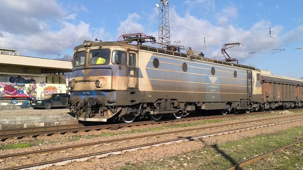 BDZ Cargo 46 032 с ДТВ 30622 заминава от гара Сливен