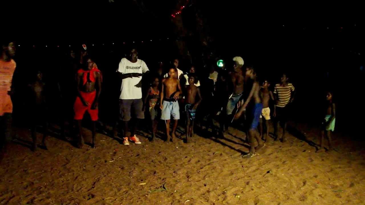 MILINGIMBI RAKE-UP Traditional Bunggul GUPAPUYNGU CLAN 