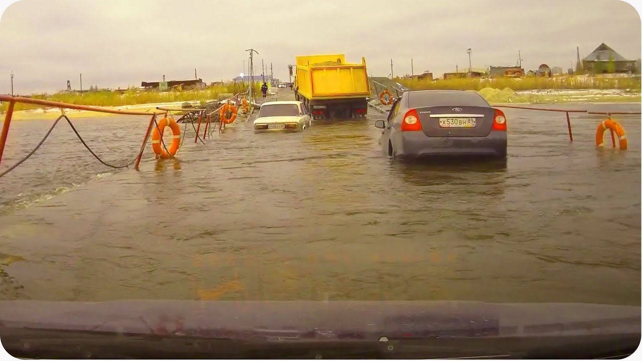 Biggest Assh*le Truck Driver | Cars Flood on Bridge