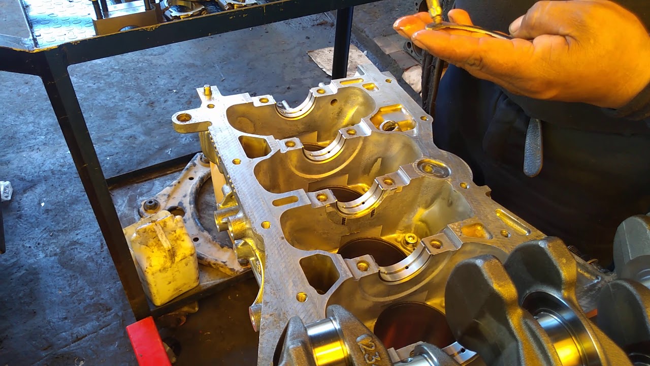 Armado del motor Nissan Versa motor HR16 torque y ajuste parte 1