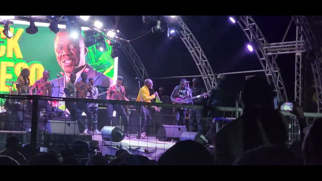 Alick Macheso solo dance  Zvakanaka zvakadaro live @Berea Resort summer  festival, Venda Limpopo 