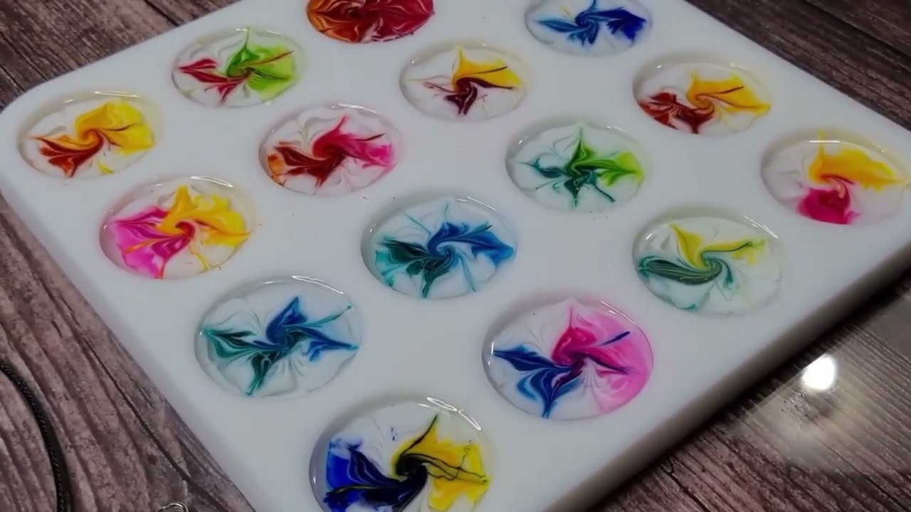 #2318 Beautiful Little Resin Flower Pendants