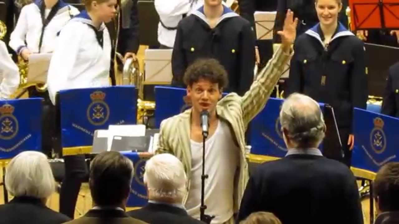 Nassim al Fakir och Marinens Ungdomsmusikkår med Vintermusikskolan gör 