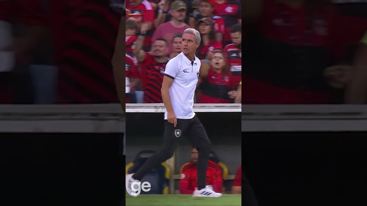 LU&Iacute;S CASTRO RECLAMA DE ERRO EM SUBSTITUI&Ccedil;&Atilde;O E &Eacute; EXPULSO | #shorts | ge.globo