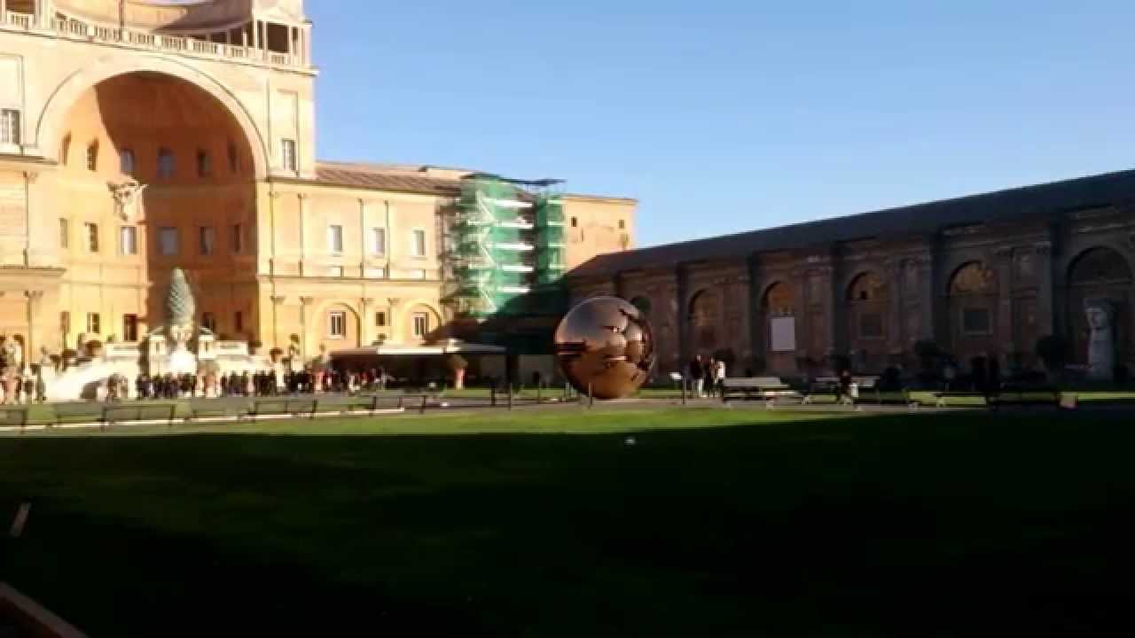 Esfera con Esfera, Patio de la Pi&ntilde;a, Museo Vaticano
