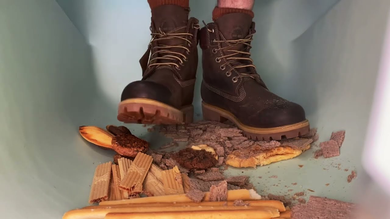 MY BROWN TIMBERLAND BOOTS CRUSHING CAKES (CRUNCHY EDITION LOL)