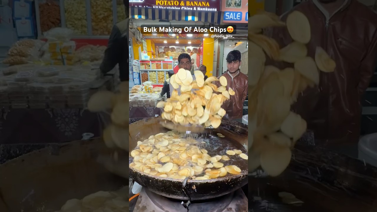 50kg Aloo Chips In Just 20/-🤤❤️#youtubeshorts #trending #viralvideo #aloo #chips #streetfood