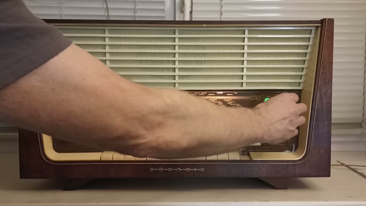 Grundig 4085