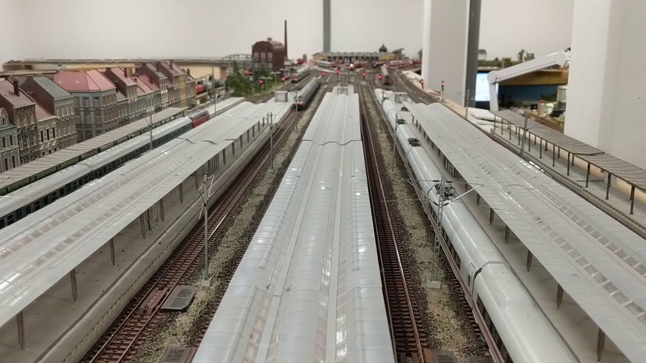 Zugbetrieb im Kopfbahnhof 2