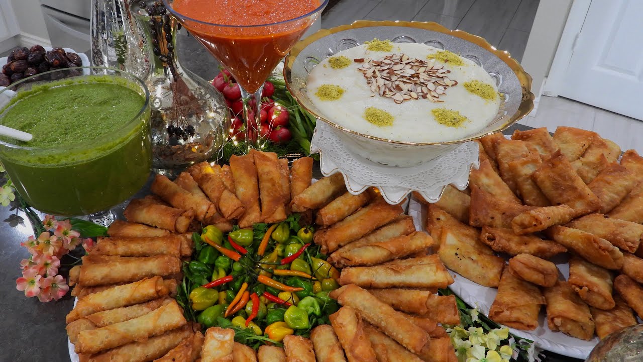 Chicken Veggie Eggroll w/ Spicy Chilli Chutney پوری مرغ با سبزیجات وچتنی سرخ وسبز تند