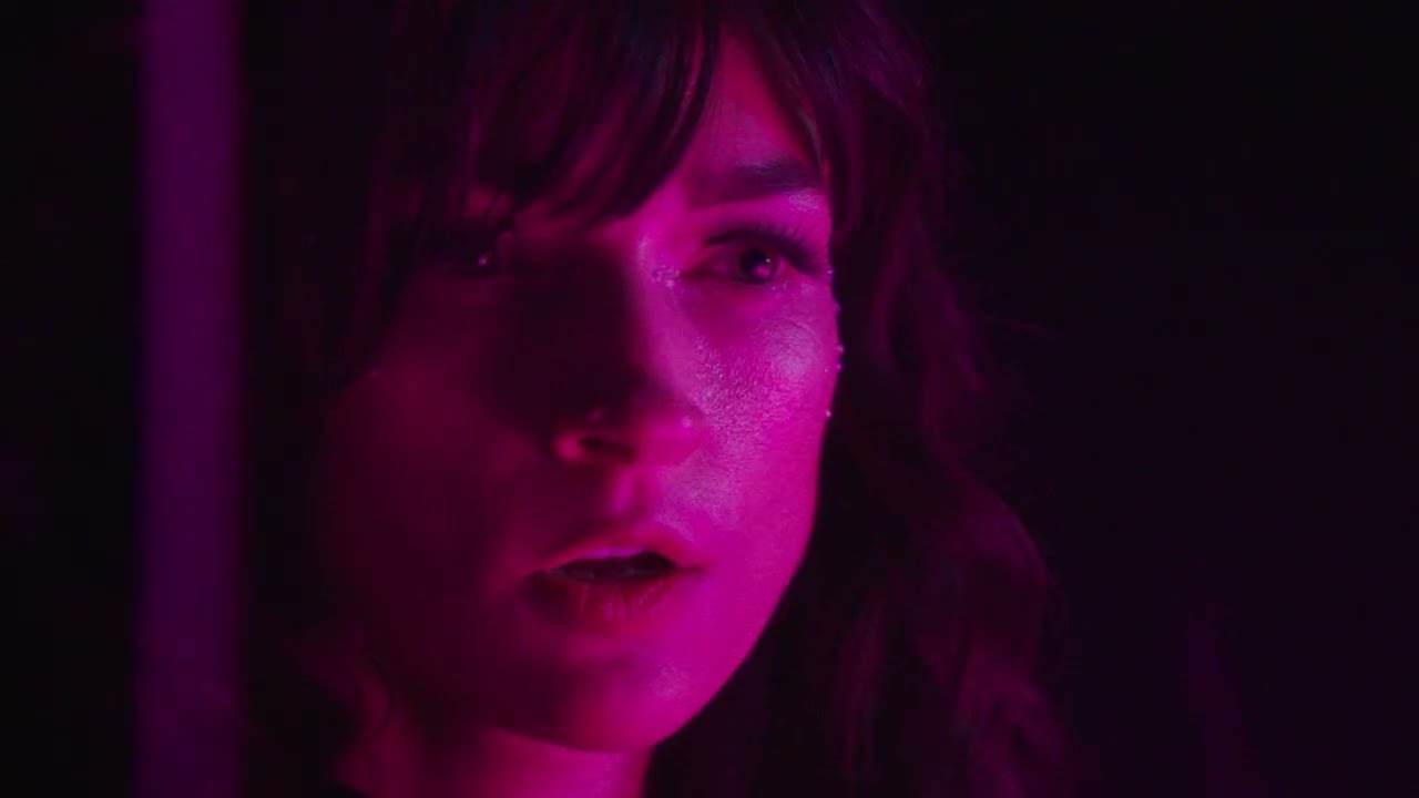 Carrellee - Smile (Official Music Video)