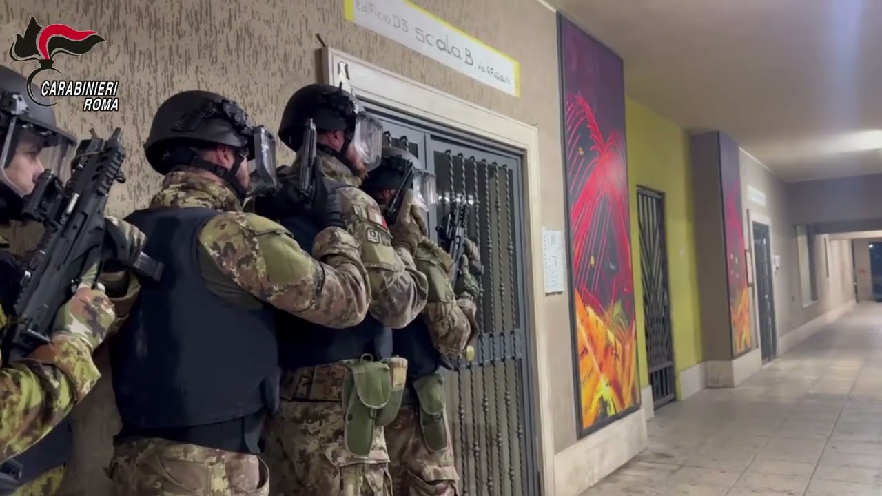 Roma: 14 arresti per il clan Senese tra tentato omicidio, estorsione e armi