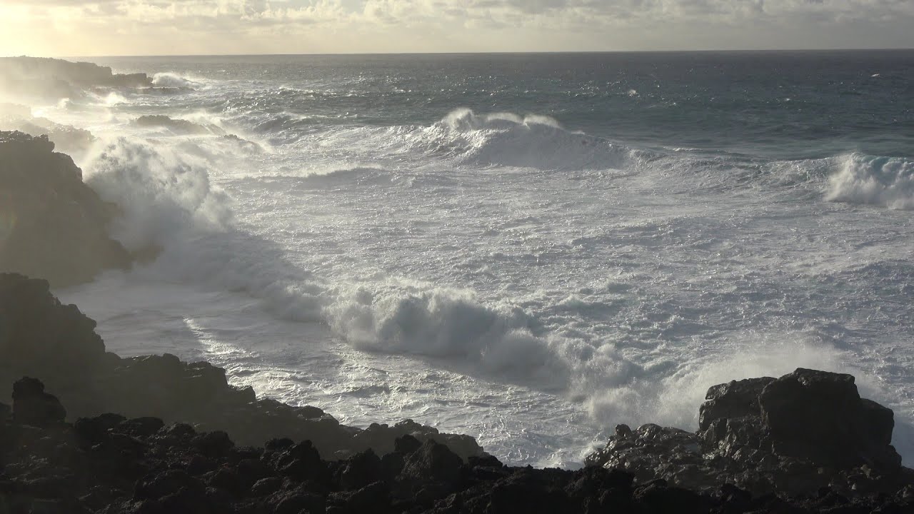 Waves at the Caletón del Rijo (4K)