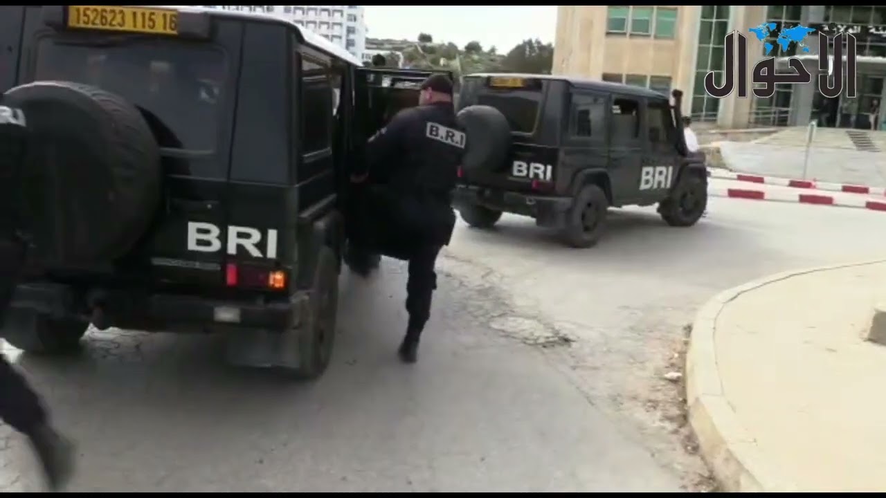 شرطة سكيكدة تطيح بعصابة أحياء بحيّ مسيون 01 وتحجز أسلحة ومخدرات 😱 موضوع بعدستي في جريدة الأحوال🎙️