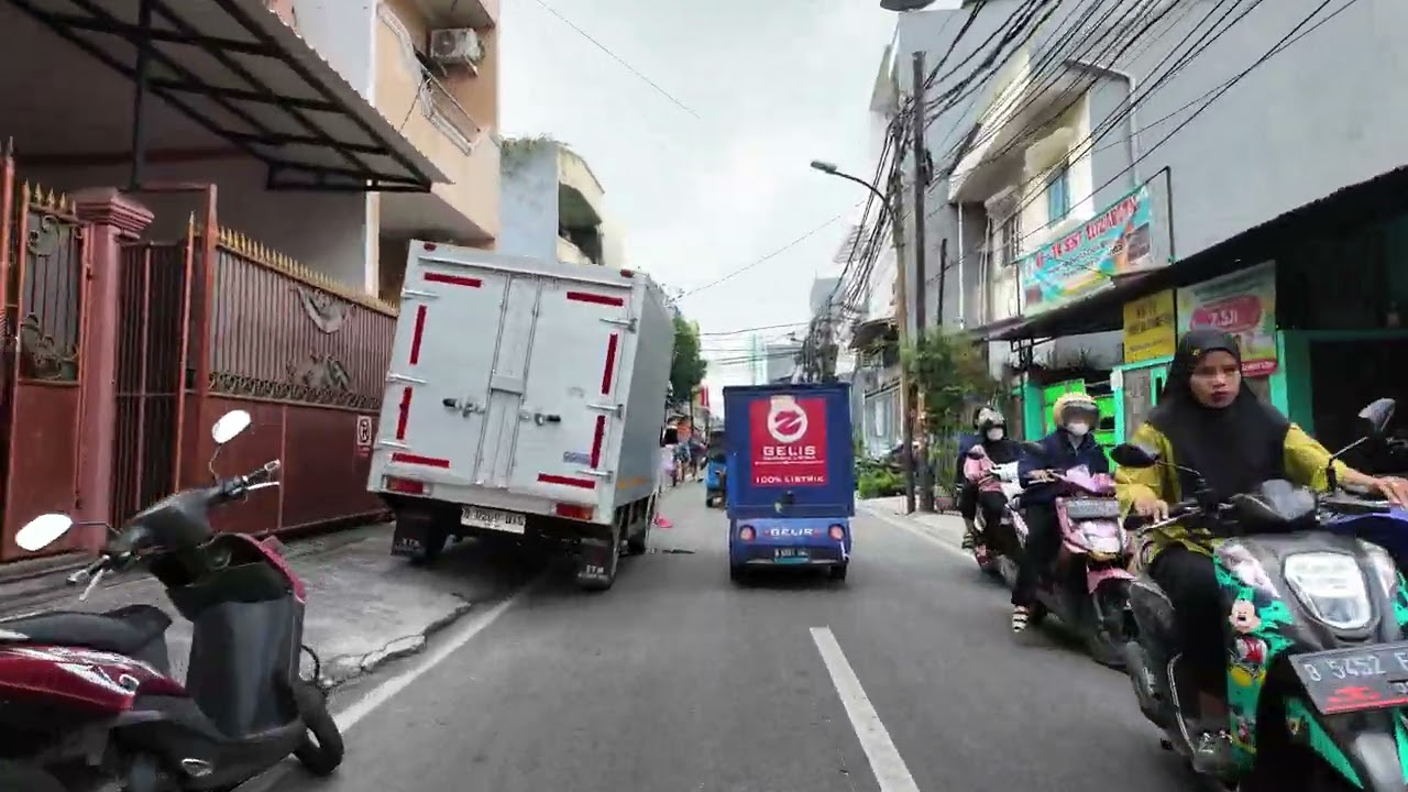 Morning Bike Ride Around Kemayoran & Pademangan | Discovering North Jakarta’s Early Hustle