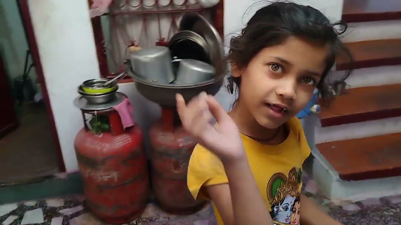 आज बहुत लेट उठी थी मैं सारा काम लेट हो गया ☺️