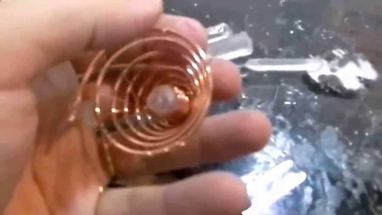 Processo de fabricação de pirâmide de orgonite
