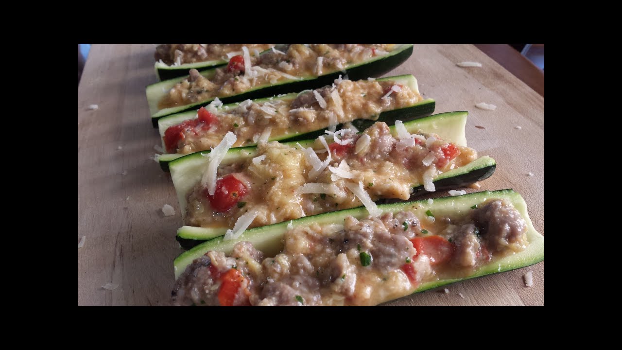 Ricetta Zucchine Ripiene con salsiccia || Ricette facili e veloci