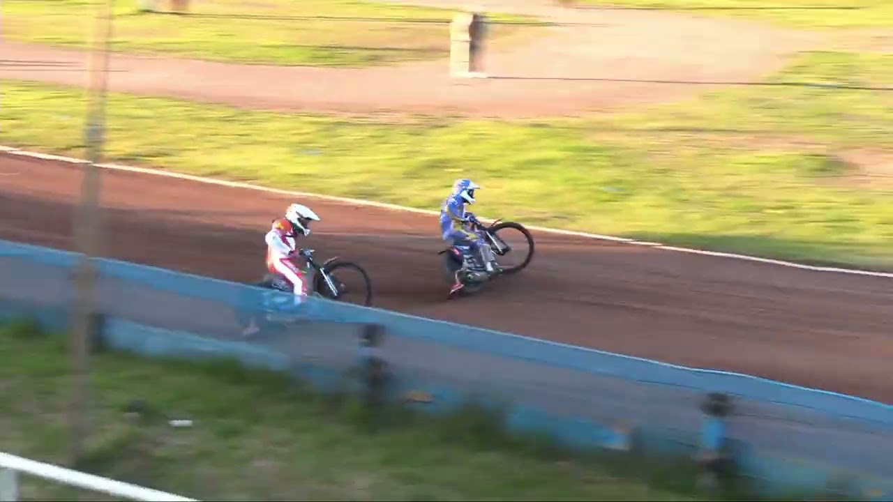 Pickering is at the back behind track expert Cook - what can he do? | Monarchs v Glasgow | Heat 13