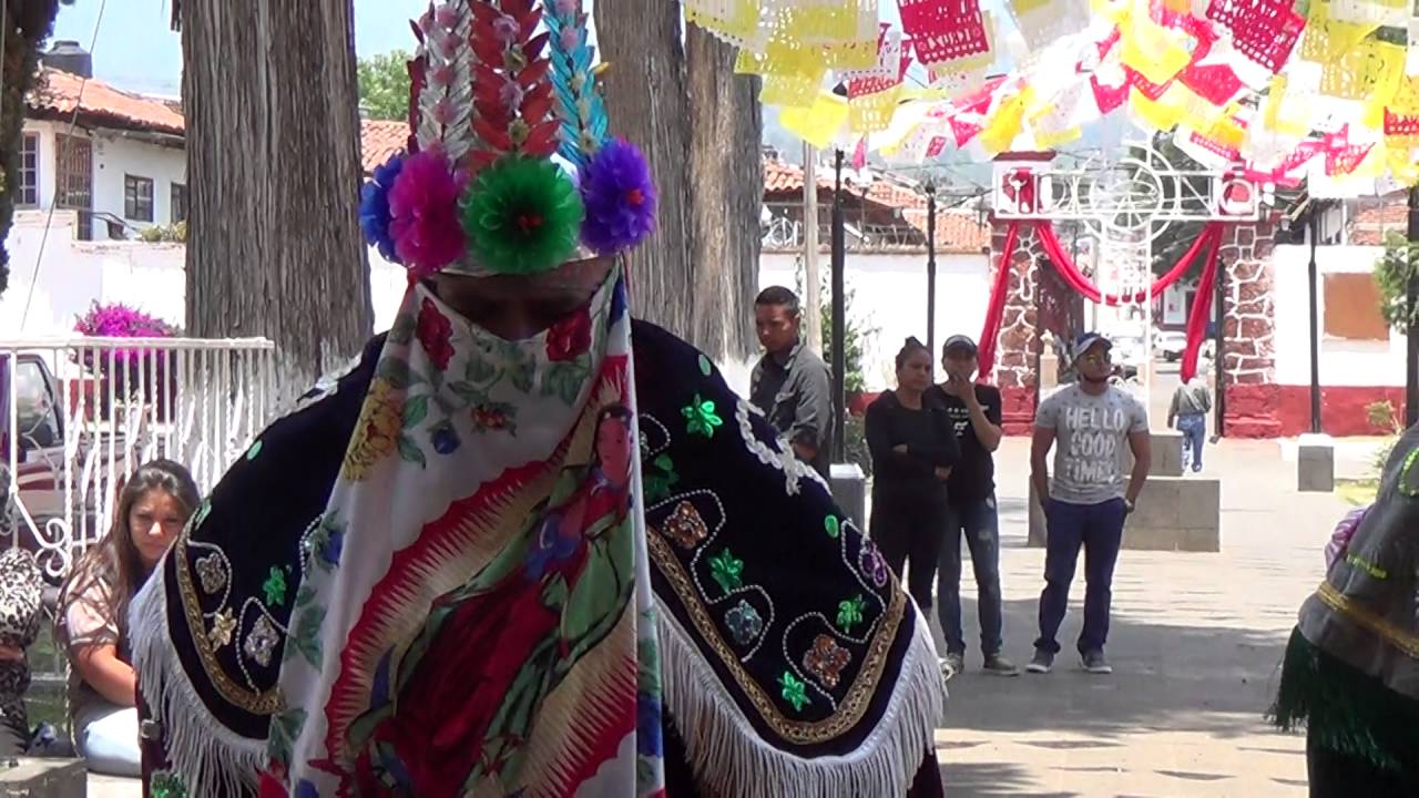 LA DANZA DE LOS MOROS DE ERONGARICUARO MICHOACAN