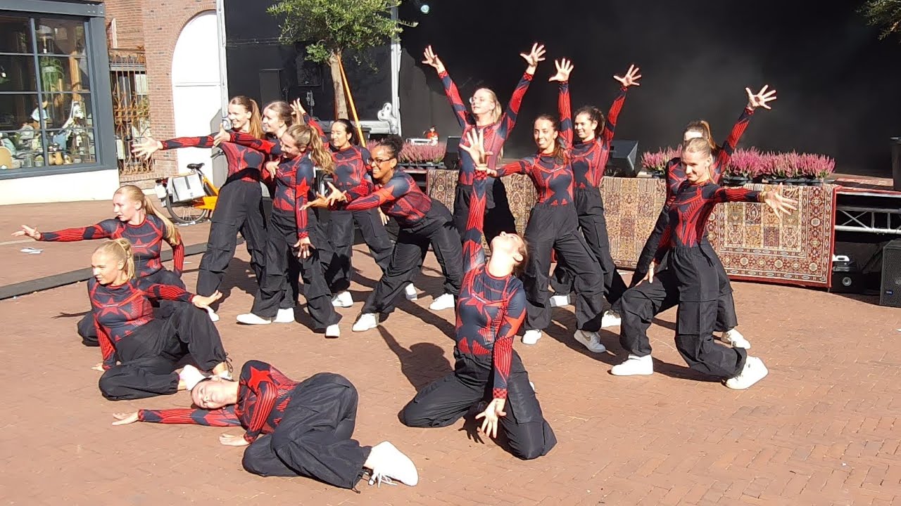 Optreden DéDé Dance Speelhuisplein Helmond 2024