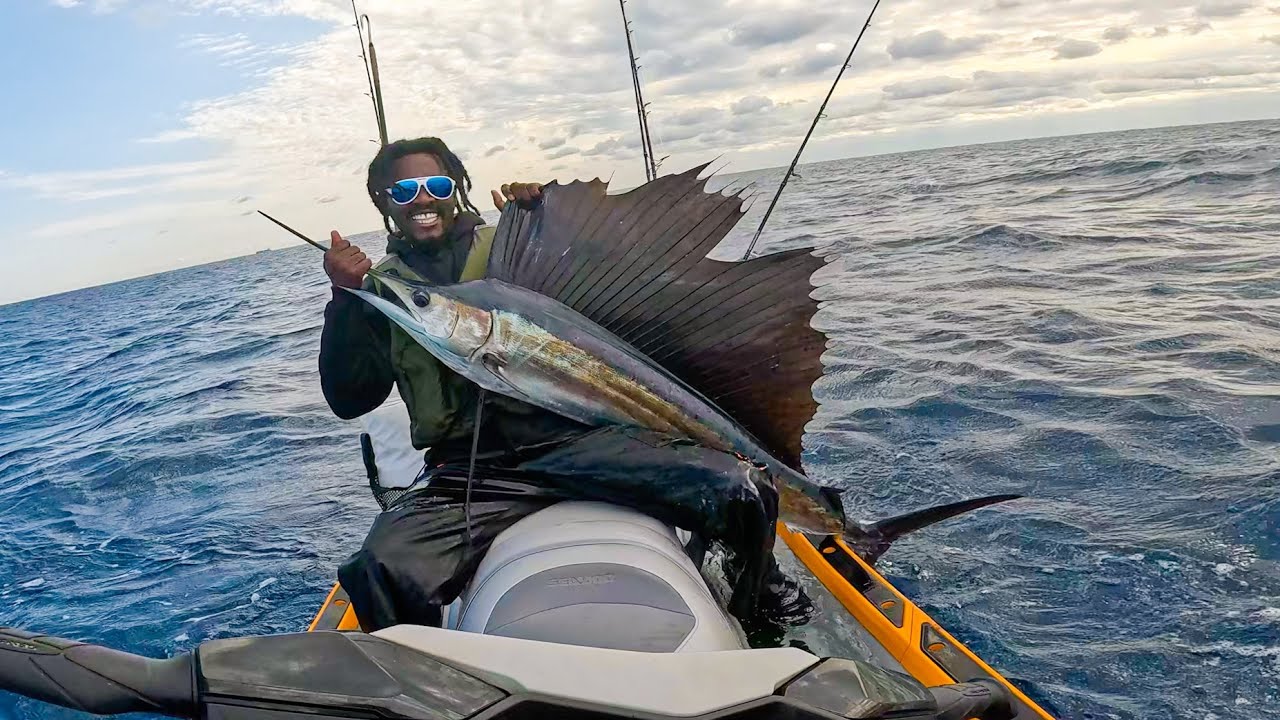Alone At Sea: Battling Big Fish On A Small Watercraft
