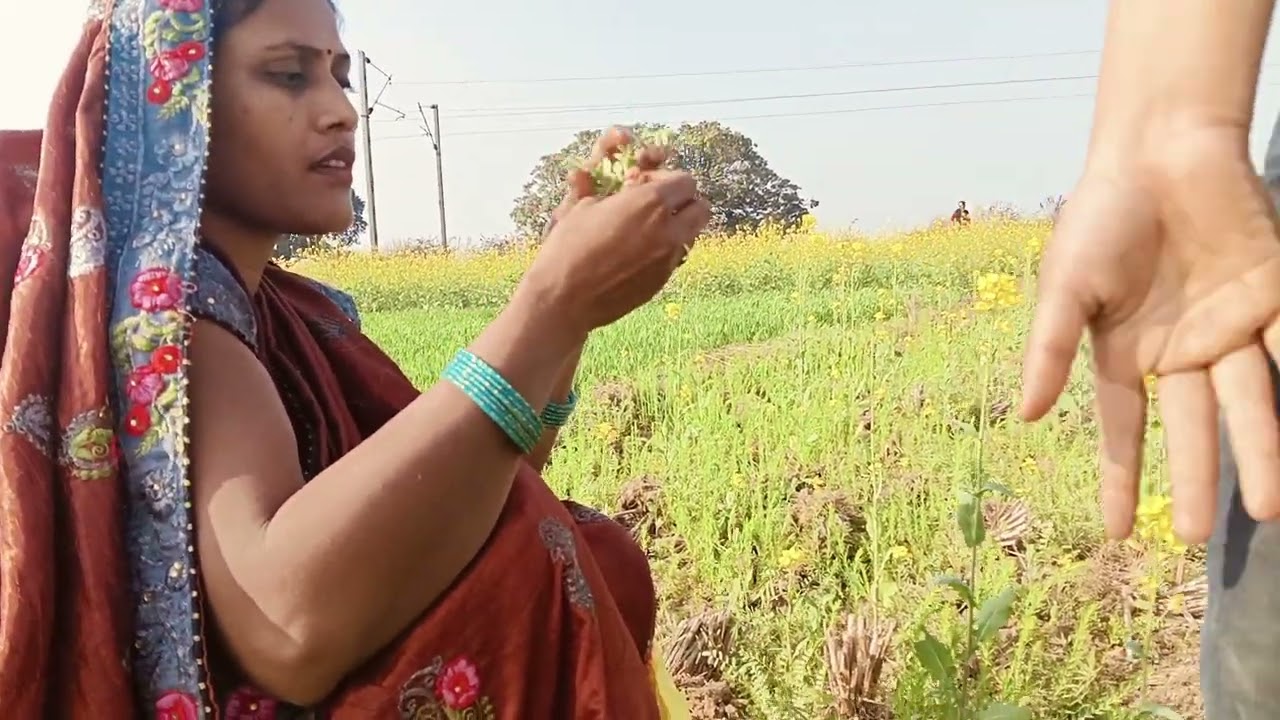खेत घूमने गए थे हम लोग 👍