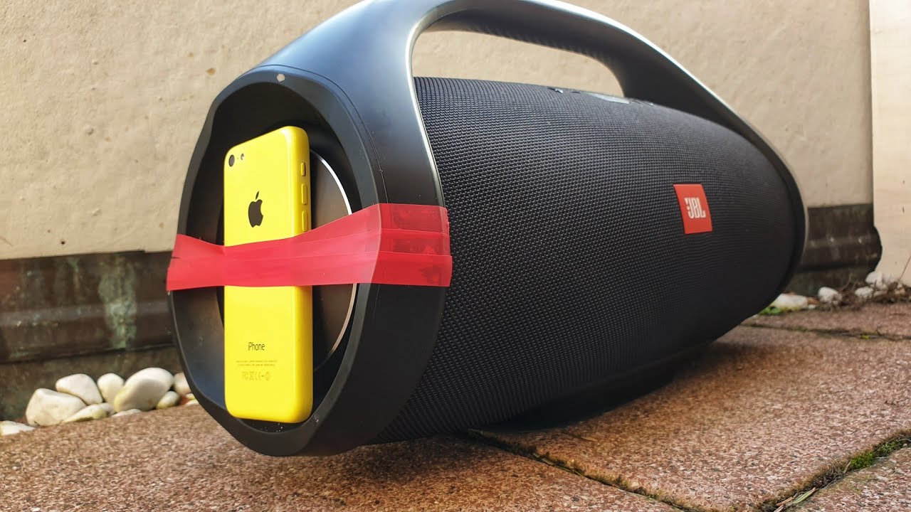 JBL Boombox VS. iPhone !!!