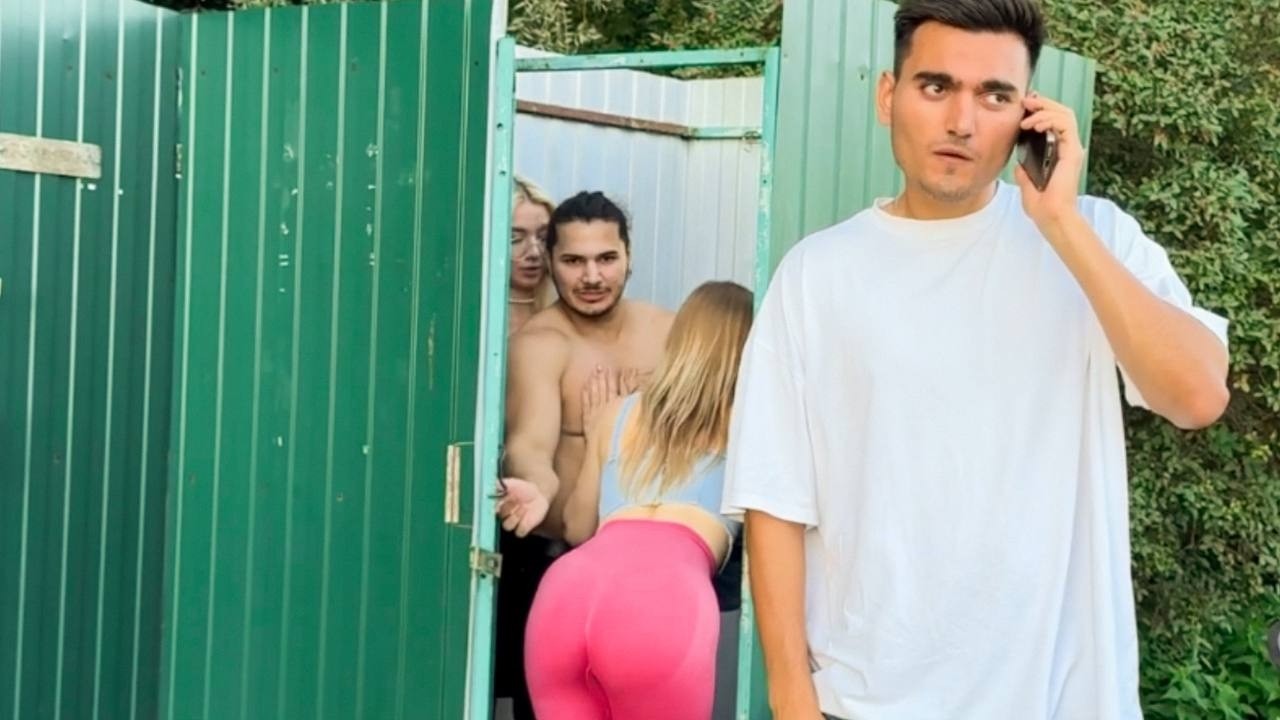 PERSON GIRLS PRANK VIDEO NEW