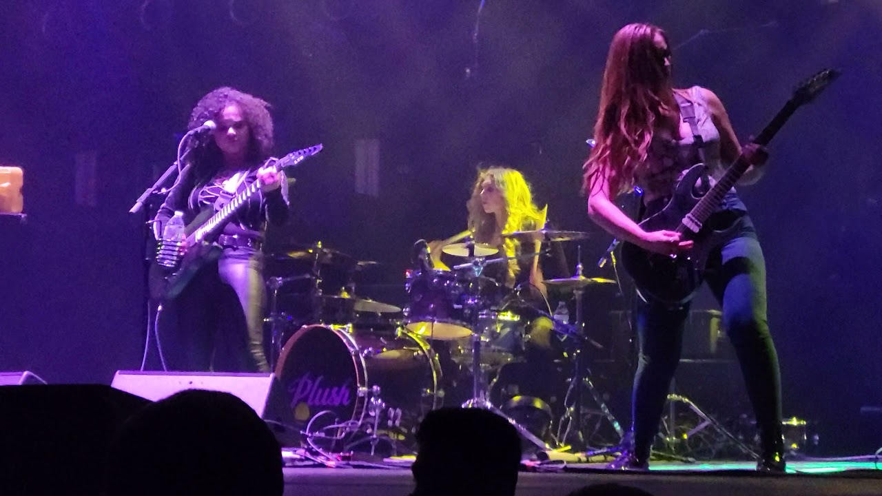 Plush - I Don't Care - Live San Jose, CA SAP Center 11/9/21