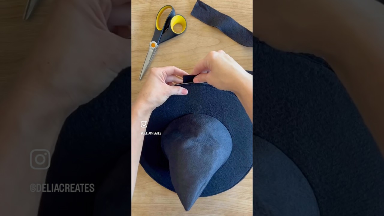 See a basic felt witch hat - free printable pattern and tutorial at www.deliacreates.com