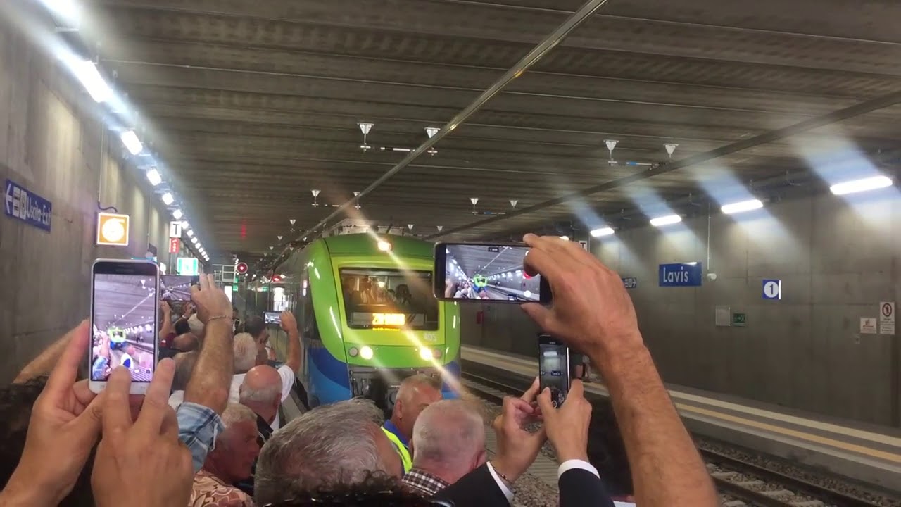 La prima corsa  della storia della nuova stazione di Lavis