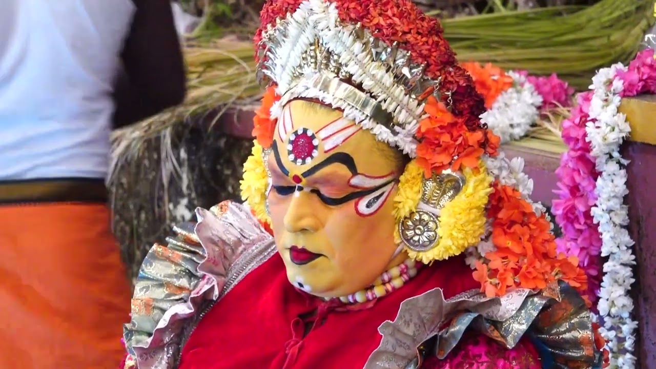 ಸಾಣೂರು  ನಂದ್ರೋ ಟು ಗುತ್ತು ಕರೆಯ  ಶ್ರೀ ಚಾಮುಂಡಿ ದೈವ  ನೀಚ  ಬೊಬ್ಬಯ... ವಾರ್ಷಿಕ  ನೇಮೋತ್ಸವ
