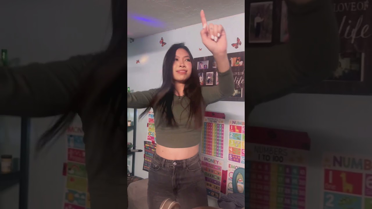 Ca sỹ xinh đẹp h&aacute;t hay cho ng&agrave;y Chủ nhật... #karaokehay #cuocsongmy