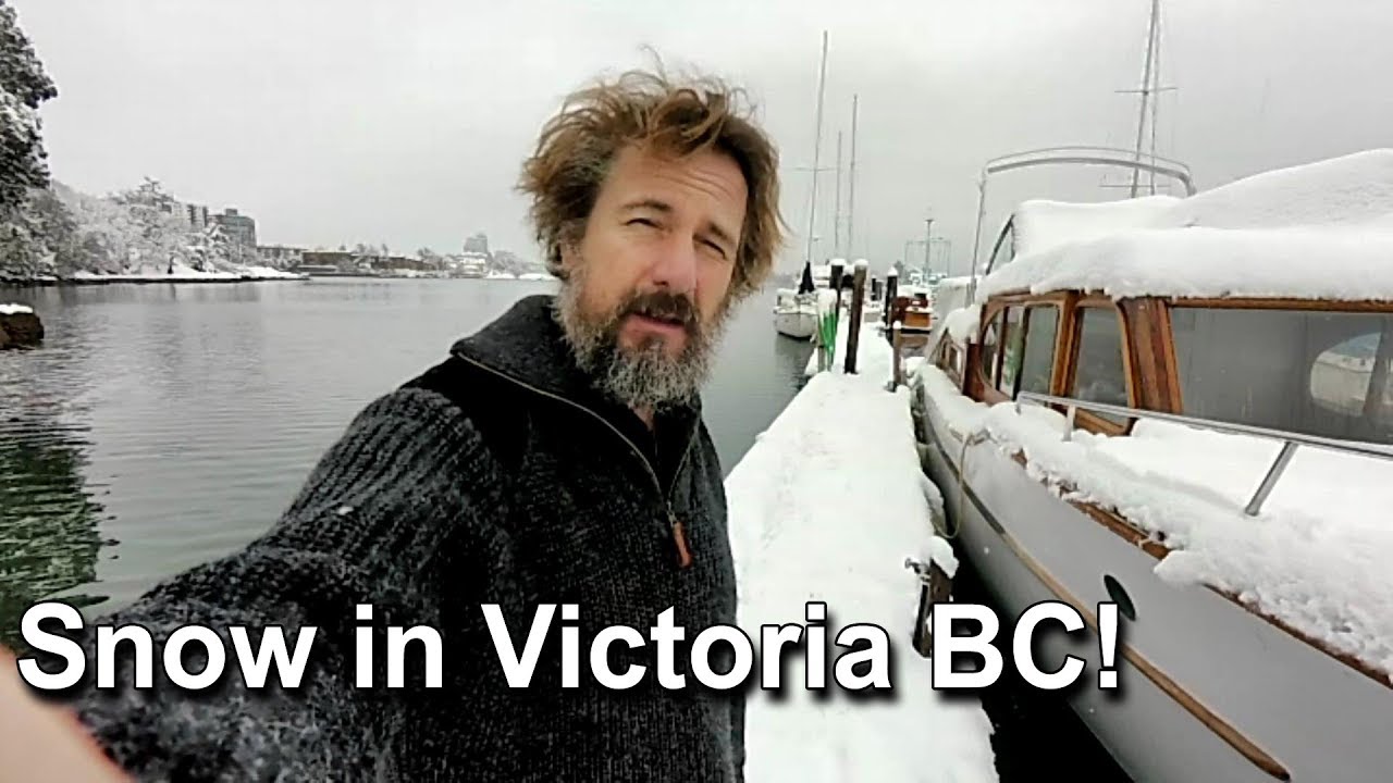 Snow in Victoria BC!- Wooden boat restoration - Boat Refit - Travels With Geordie #99