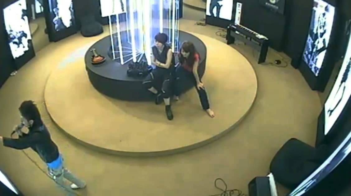 [AF10V22V23] week12 - 130912 กล้องพิเศษ นันซ้อม ครูก้อยกับหงหยกนั่งดู ฮอลล์ออฟเฟมช่วงเย็น