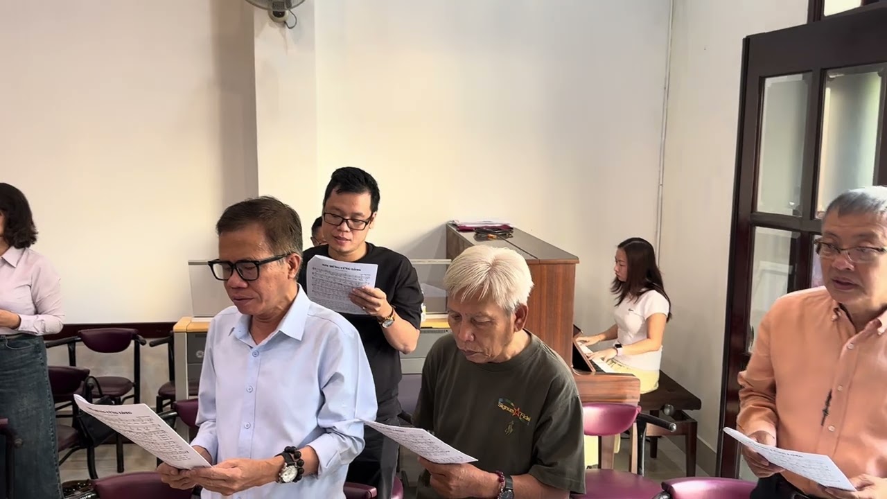 Xin Người thương con